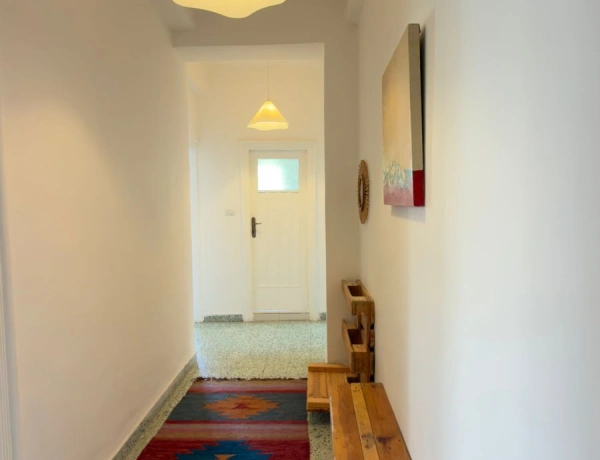 Charming 2-Bedroom Apartment for rent in Jabal Al Weibdeh | Prime Location in Amman